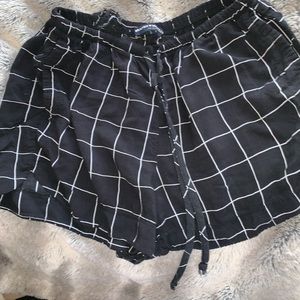 Brandy Melville grid flowy shorts